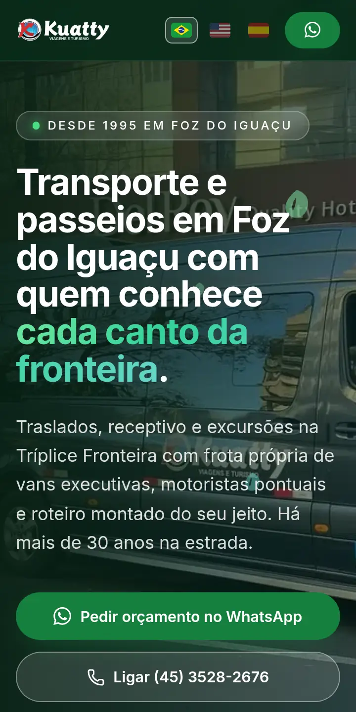 Template de site para empresa de transporte e turismo em Foz do Iguaçu, visto no celular